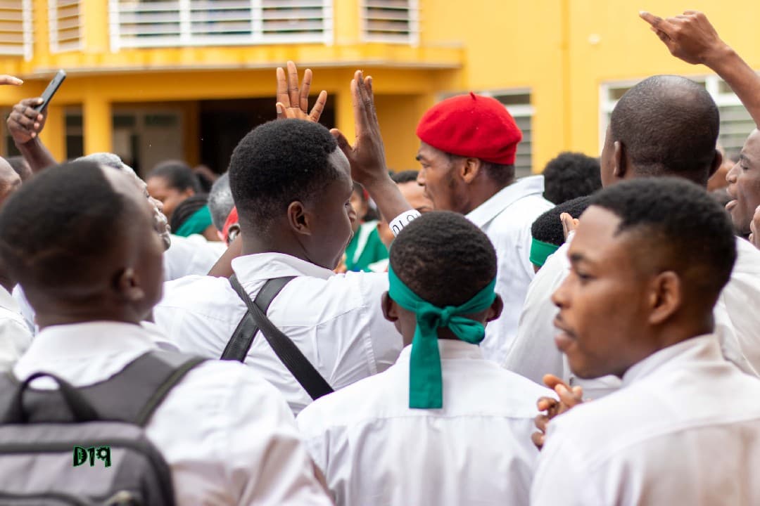 NURSES TO SIGN AGREEMENT TO “NO STRIKE” FOR AT LEAST 2 YEARS